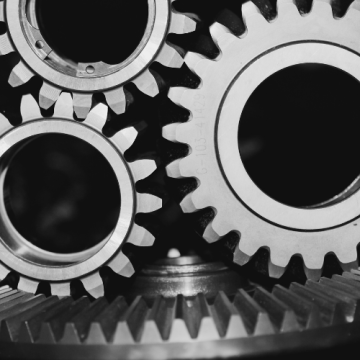 Schwarz-Weiß-Foto von Zahnrädern
